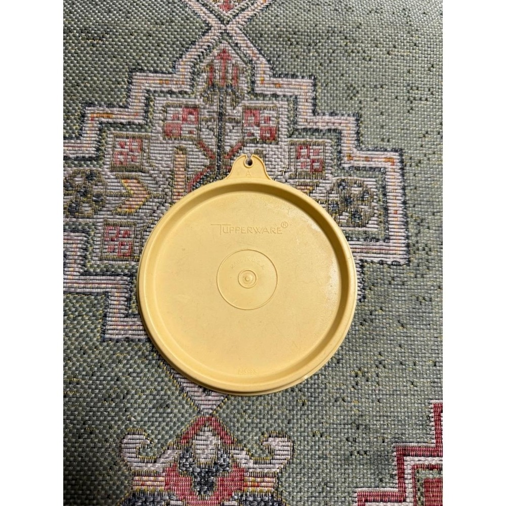 Vintage Tupperware Yellow Seal Lid Replacement 215-95 Made in USA 4.5 Inch